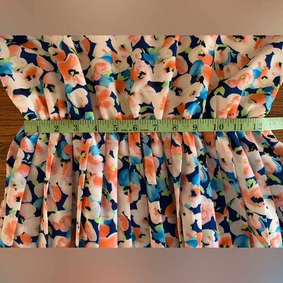 Floral dress, beautiful hues of blue and peach. Cinched at waist. Medium/large. - Picture 8 of 8